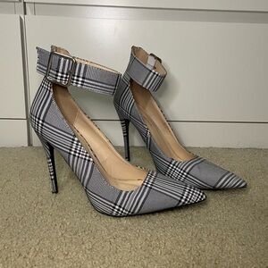 Fashion Nova Plaid Pumps